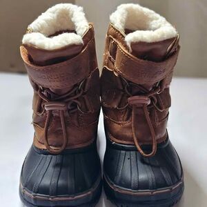 London Fog Sherpa Duck Boots – Kids Size 6 (Brown/Black)